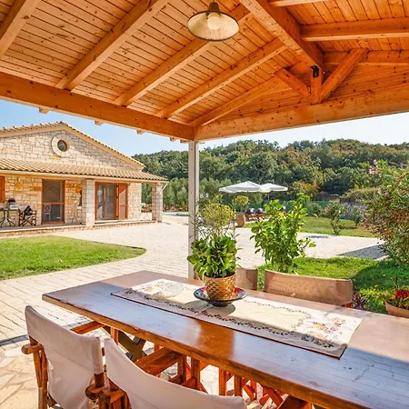 Sofia Stella Villa Pithos