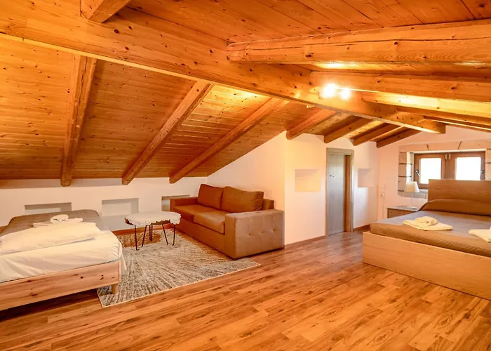 Sofia Stella * Pithos