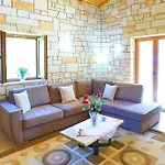 Sofia Stella Villa Pithos